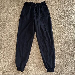 Lululemon Women’s On The Fly Woven Joggers Size 4
